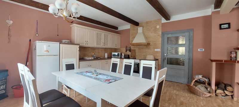 Apartmán 2 - Kuchyňa Kompletne vybavená kuchyňa Apartmán 2 - Kuchyňa Kompletne vybavená kuchyňa